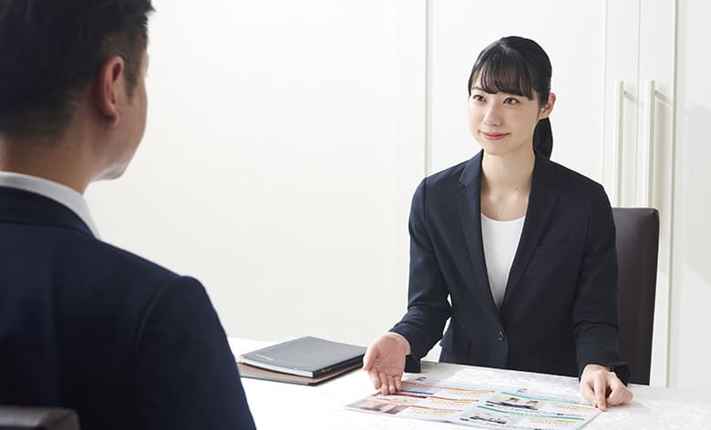 スタッフによるご相談の様子