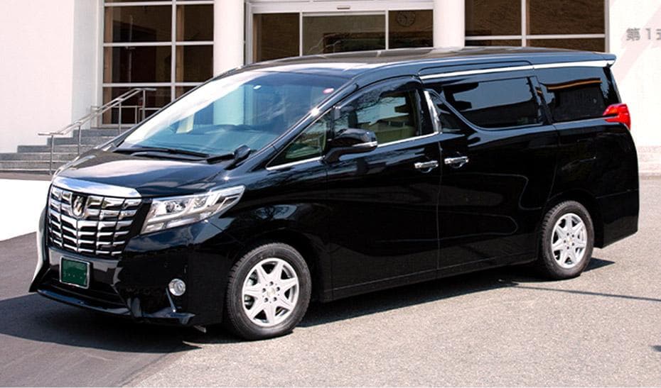 小さな森の家の寝台車